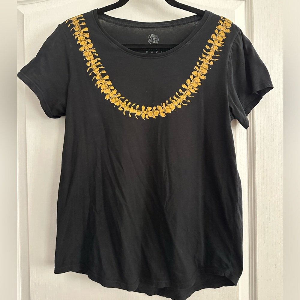 Mahina Made Lei Puakenikeni Tshirt Large